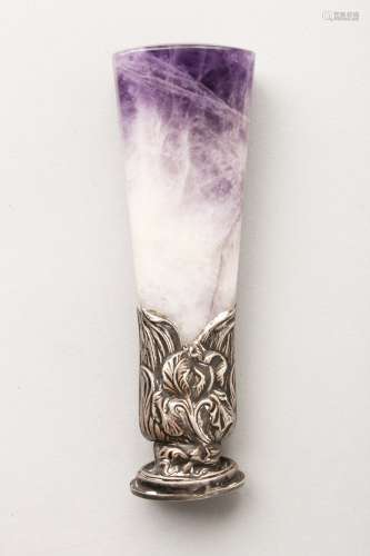 AN AMETHYST AND SILVER SEAL. 3.5ins long.
