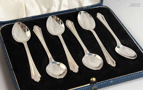 A SET OF SIX COFFEE SPOONS in a blue box. Birmingham 1940.