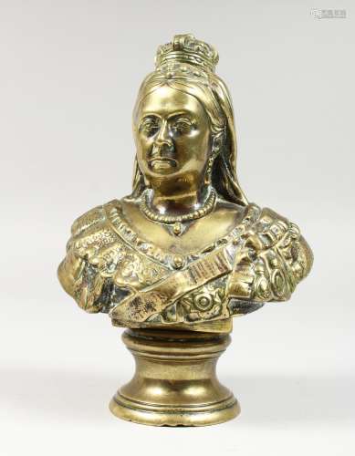 A LATE 19TH CENTURY CAST BRASS BUST OF QUEEN VICTORIA on a socle base. 10ins high overall
