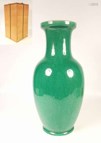 清中期绿釉瓶