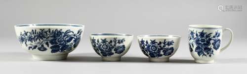 A CAUGHLEY BLUE AND WHITE CUP and a bowl, 4.5ins diameter, and a pair of bowls, 2.75ins diameter.