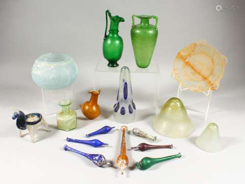 A COLLECTION OF EIGHTEEN ROMAN TYPE DECORATIVE GLASS PIECES. (one destroyed)