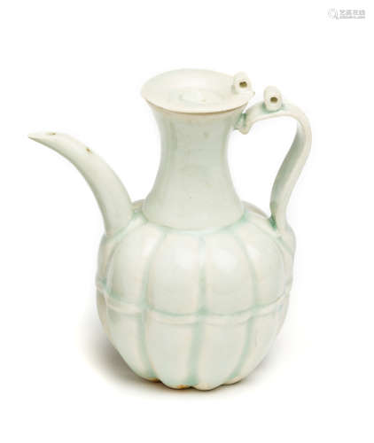 A CHINESE QINGBAI EWER AND COVER, SONG DYNASTY (960-1279)