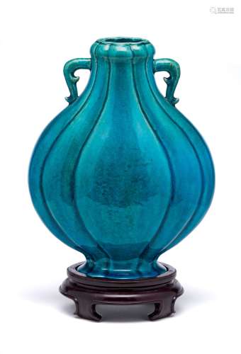A CHINESE TURQUOISE-GLAZED MOON FLASK, 19TH / 20TH CENTURY