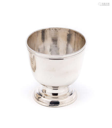 A GEORGE I SILVER TOT CUP, JOHN ALBRIGHT, LONDON, 1724