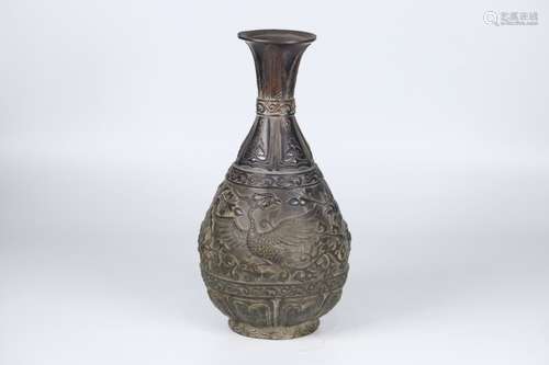 A Chinese Bronze Yuhuchunping Vase