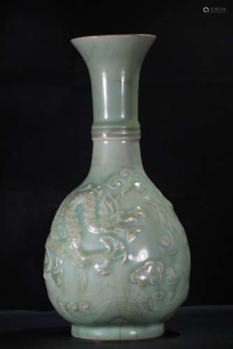 A Chinese Porcelain Longquan Kiln Dragon Yuhuchunping Vase