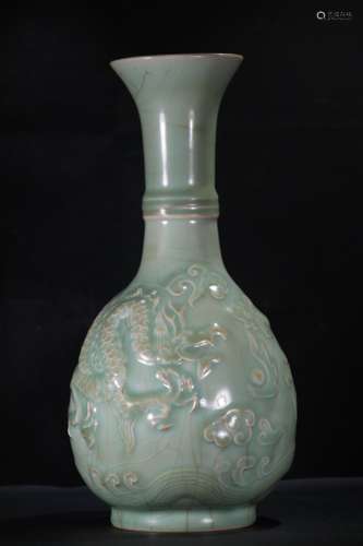 A Chinese Porcelain Longquan Kiln Dragon Yuhuchunping Vase