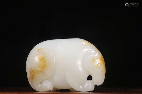 A Chinese Hetian Jade Bear Ornament