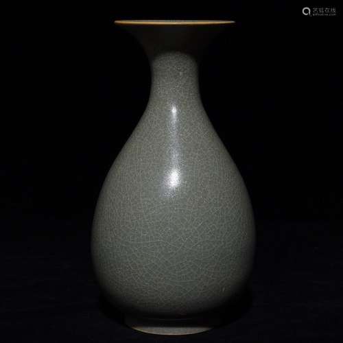 A Chinese Porcelain Ru Kiln Yuhuchunping Vase