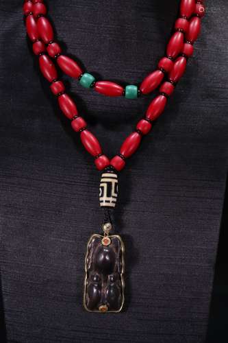 A Tibetan Sherpa Glass Bead Necklace