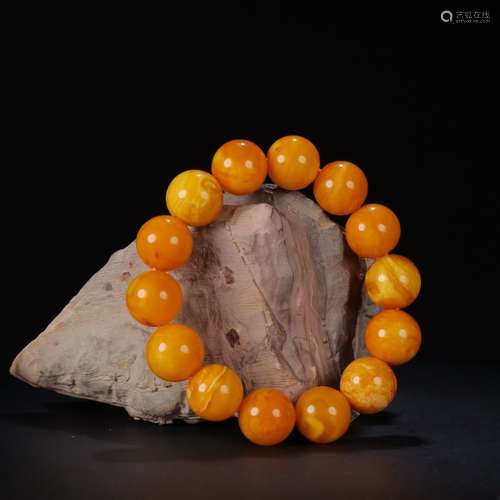 A Chinese Amber Bracelet