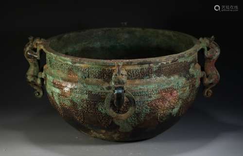 A Chinese Bronze Ware Container