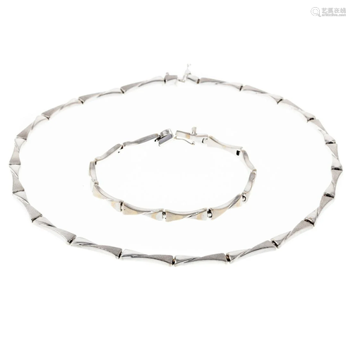 A Matching 14K White Gold Link Necklace & Bracelet