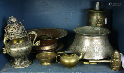 One shelf of associated decorative art