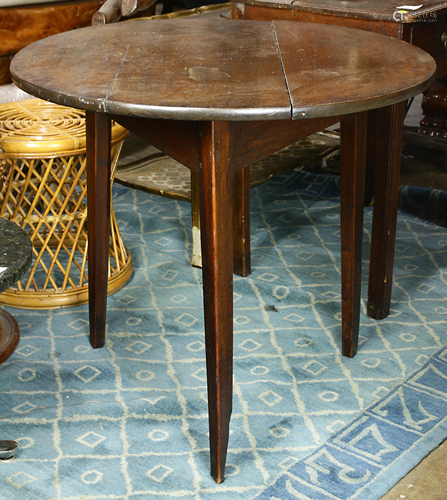 An English oak tavern table (split)