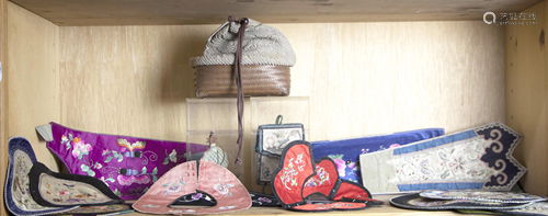 Shelf with a Japanese Export papier mache lacquer tray