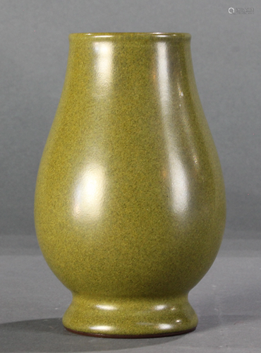 Chinese monochromatic vase