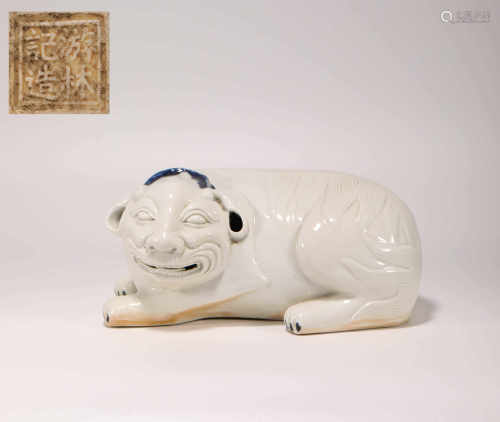 Porcelain Lucky Beast from Qing清代仿生瓷瑞獸