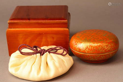 A Gilt-Decorated Coral-ground Box and Cover, with Shen