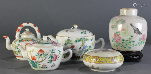 A lot of (5) Chinese Famille Rose porcelain table
