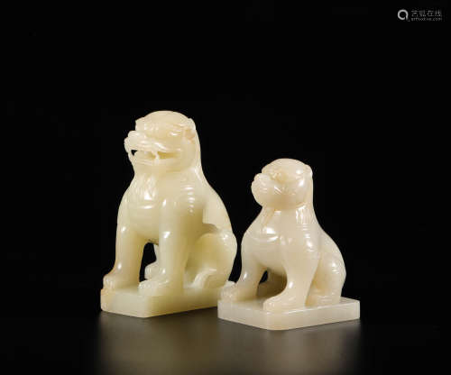A pair of HeTian Jade Lion from Ming明代和田玉獅子一對