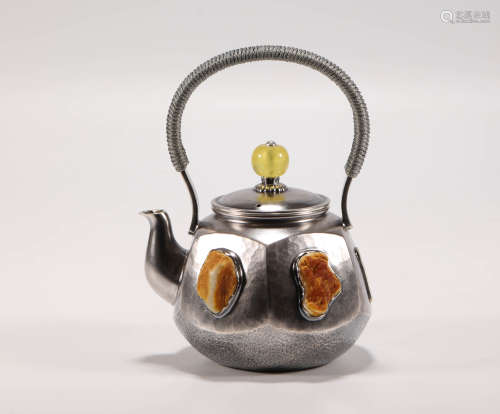 Silver inlaying with Jew Holding TeaPot from Japan日本純銀鑲嵌蜜蠟提梁壺