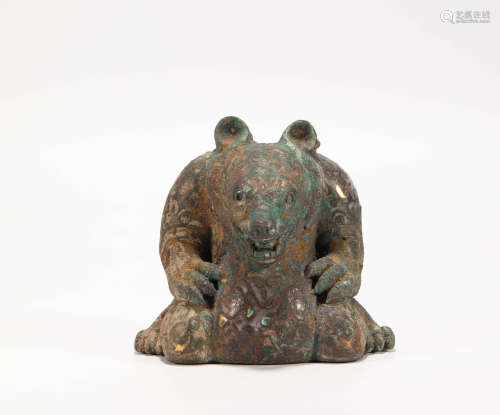 Bronze and silvering bear from Han漢代青銅措銀熊