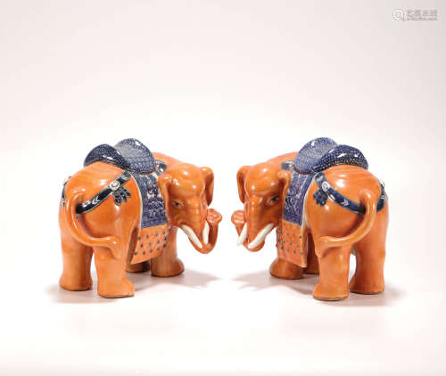 A Pair of Fink Glazed Porcelain Elephant from Qing清代粉彩仿生瓷象一對