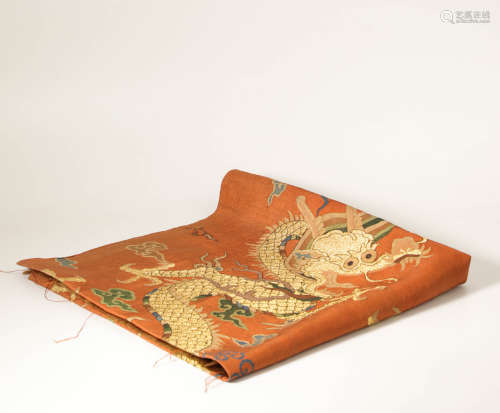 Tapestry in fine silks with Two Dragon Grain from Qing清代双龙戏珠缂丝