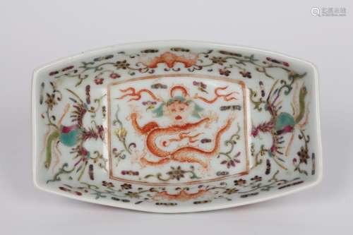 A Chinese Porcelain Famille Rose Ship Shaped Container