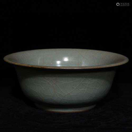 A Chinese Porcelain Guan Kiln Bowl