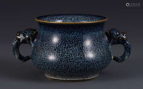 A Chinese Porcelain Glazed Censer