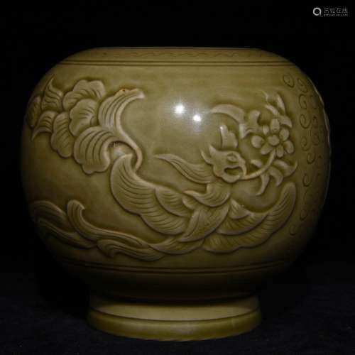 A Chinese Porcelain Yue Kiln Floral Brush Washer