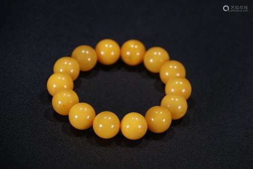 A Chinese Tibetan Amber Bracelet