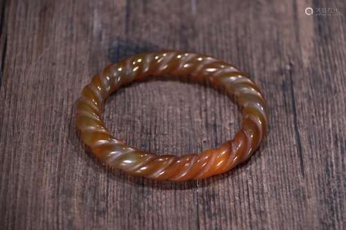 A Chinese Tibetan Agate Bangle