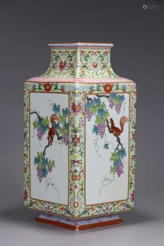 A Chinese Porcelain Famille Rose Fruit Vase
