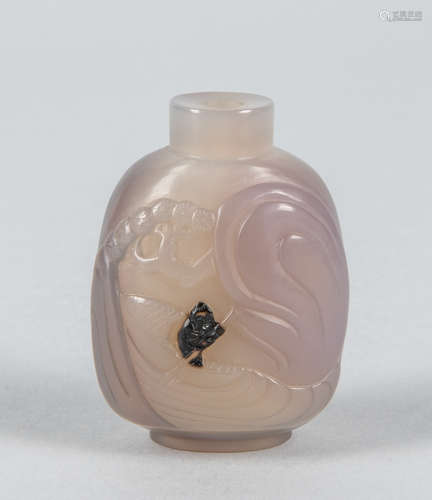 Chinese Cameo Agate Snuff Bottle