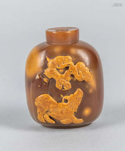 Chinese Carved Cameo Agate Snuff Bottle