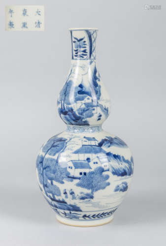 Chines Blue and White Porcelain Gourd Vase