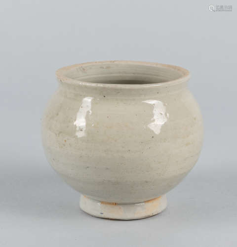 Chinese Ding Type Porcelain Pot