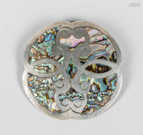 Designed Silver Brooch Inlaid Mother of Pearl