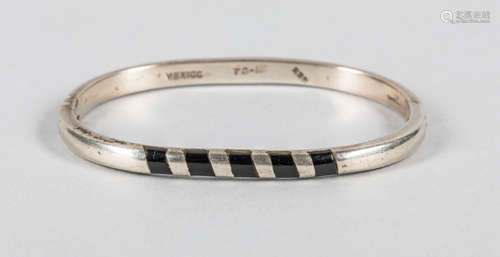 Designed Silver Onyx Striped Hinged Bracelet