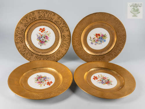 Set Hutschenreuther Royal Bavarian Gilt Porcelain Dinner Plates