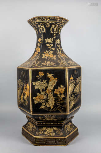 Large Chinese Lacquer Vase