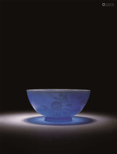 藍色刻花琉璃碗
