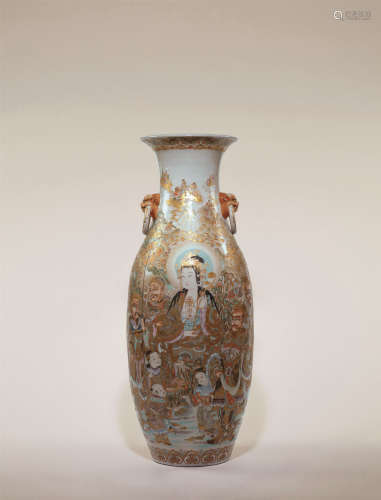 明治時期 蕯摩燒白地堆描金彩觀音眾神圖獅耳大花瓶