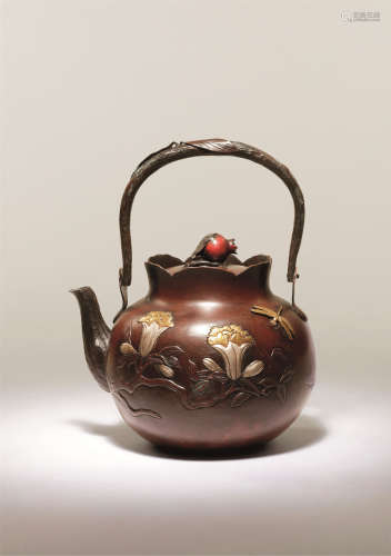 銅錯金銀石榴蜻蜓茶壺