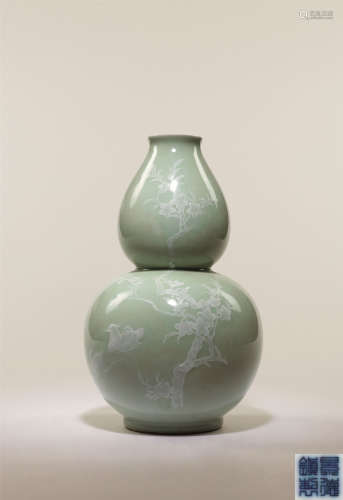近代 綠地白釉花鳥圖葫蘆瓶