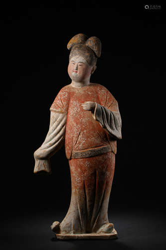 A LADY POTTERY FIGURE FROM TANG DYNASTY IN CHINA